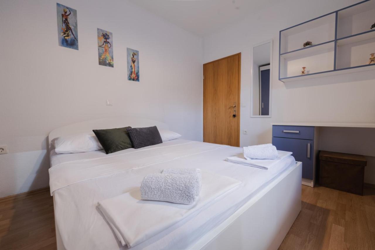 Apartment Dany - Free Beach Parking Makarska Buitenkant foto