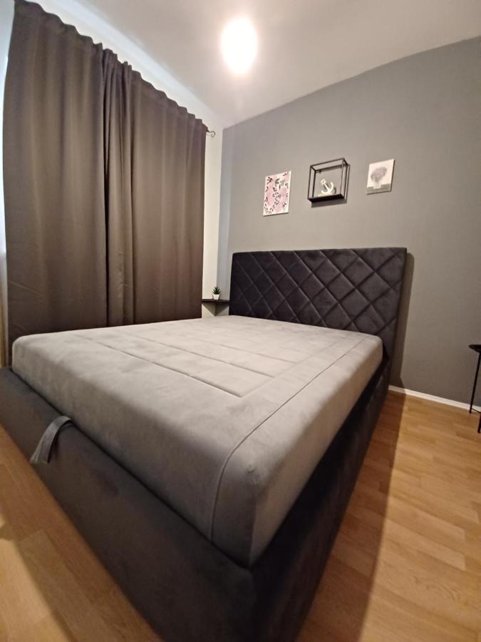 Apartment Dany - Free Beach Parking Makarska Buitenkant foto
